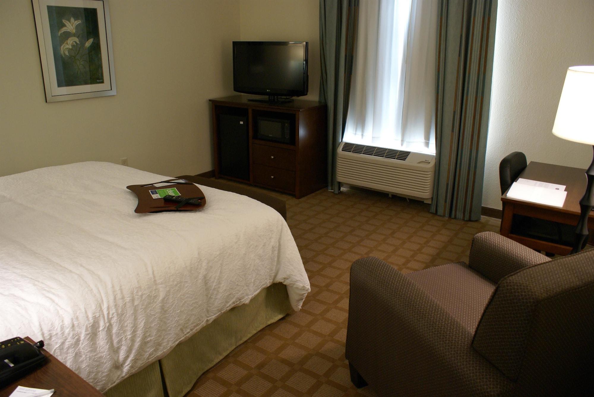 Hampton Inn & Suites Center Екстер'єр фото
