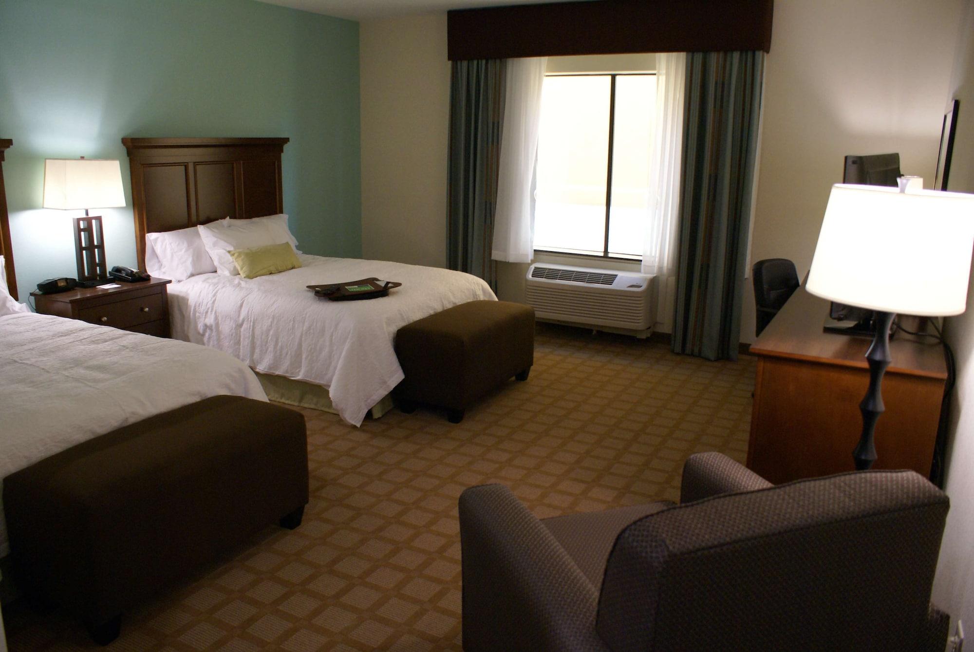 Hampton Inn & Suites Center Екстер'єр фото