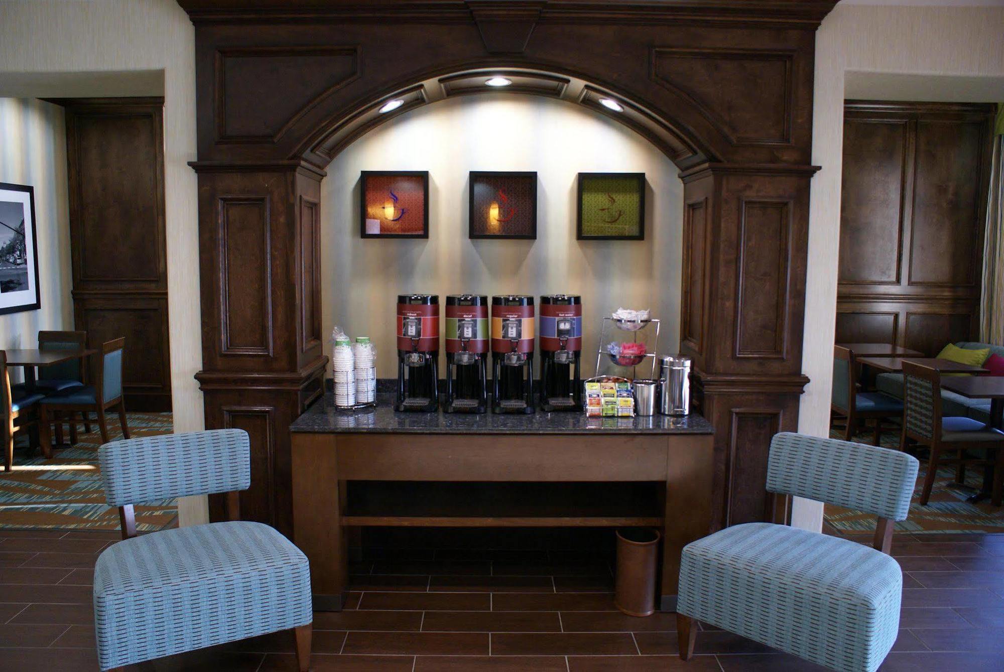 Hampton Inn & Suites Center Екстер'єр фото
